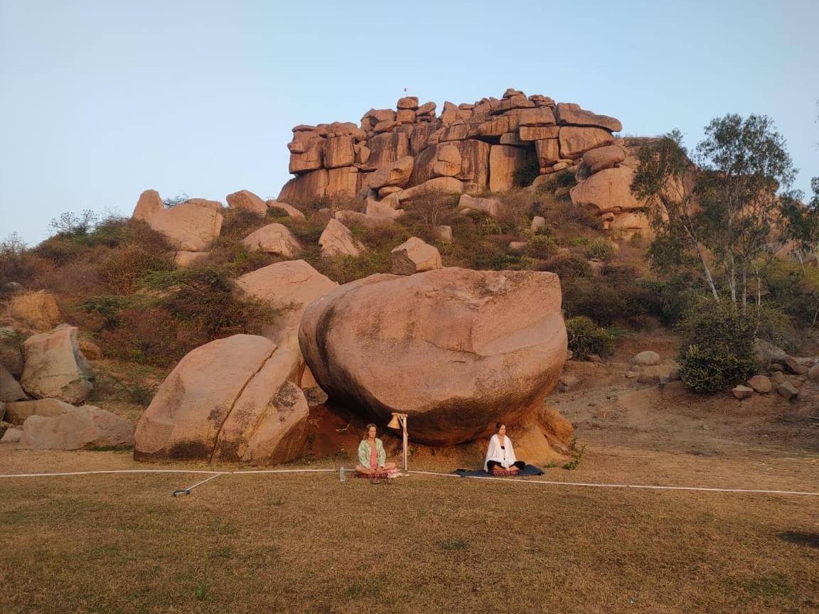 Hill Stone View Hampi Hotel Exterior foto