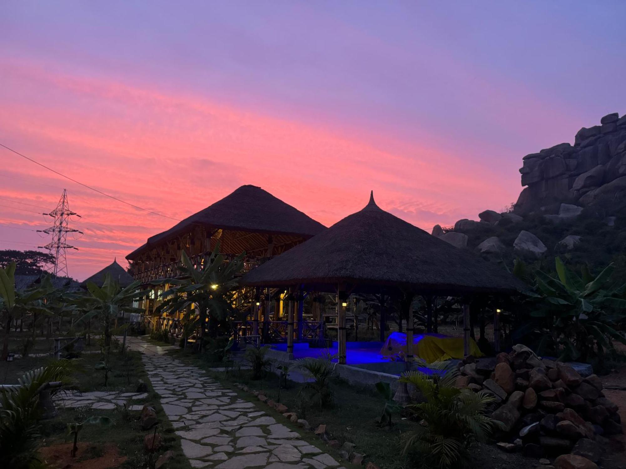 Hill Stone View Hampi Hotel Exterior foto
