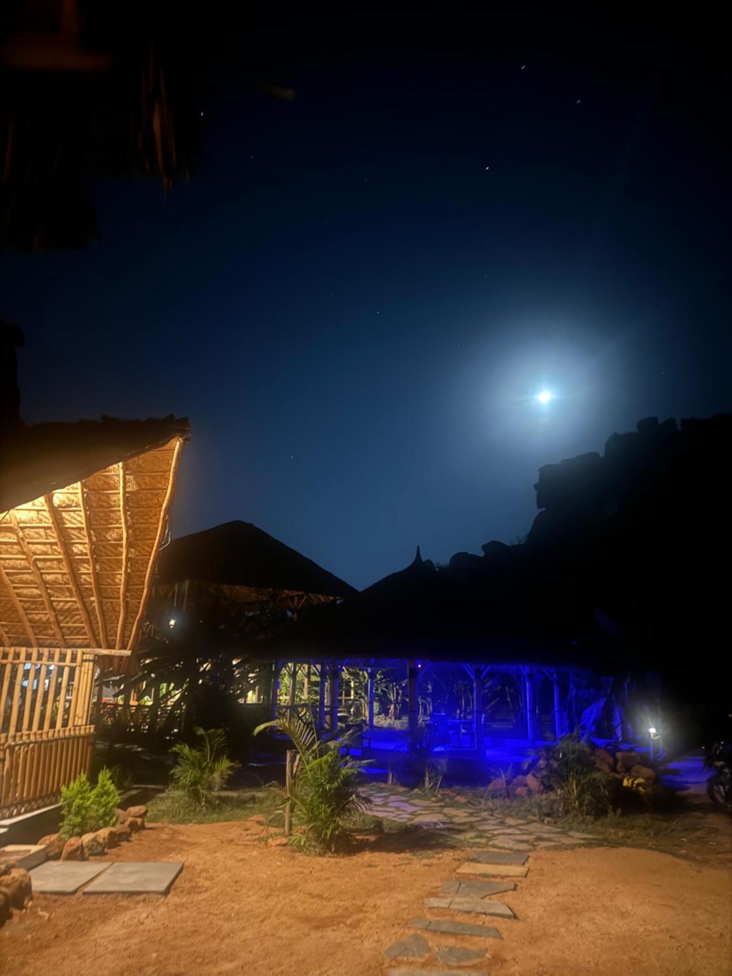 Hill Stone View Hampi Hotel Exterior foto